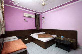 Neelam Palace Deluxe, New Delhi 2